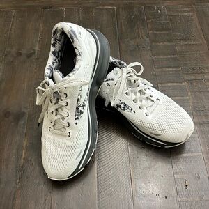 Mens Brooks Running Shoes